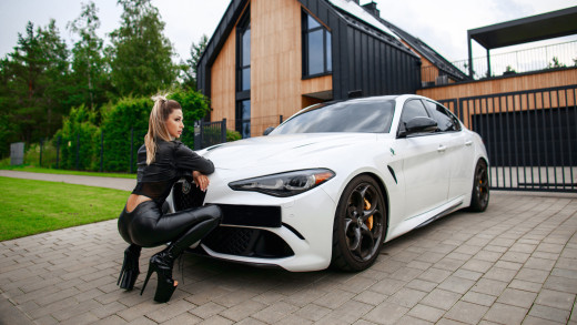 1758732 (a): :1920x1080